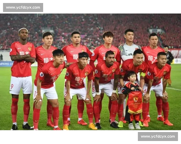 上港对阵华夏焦点之战解析球队战术与赛季走势前景预测与关键球员表现